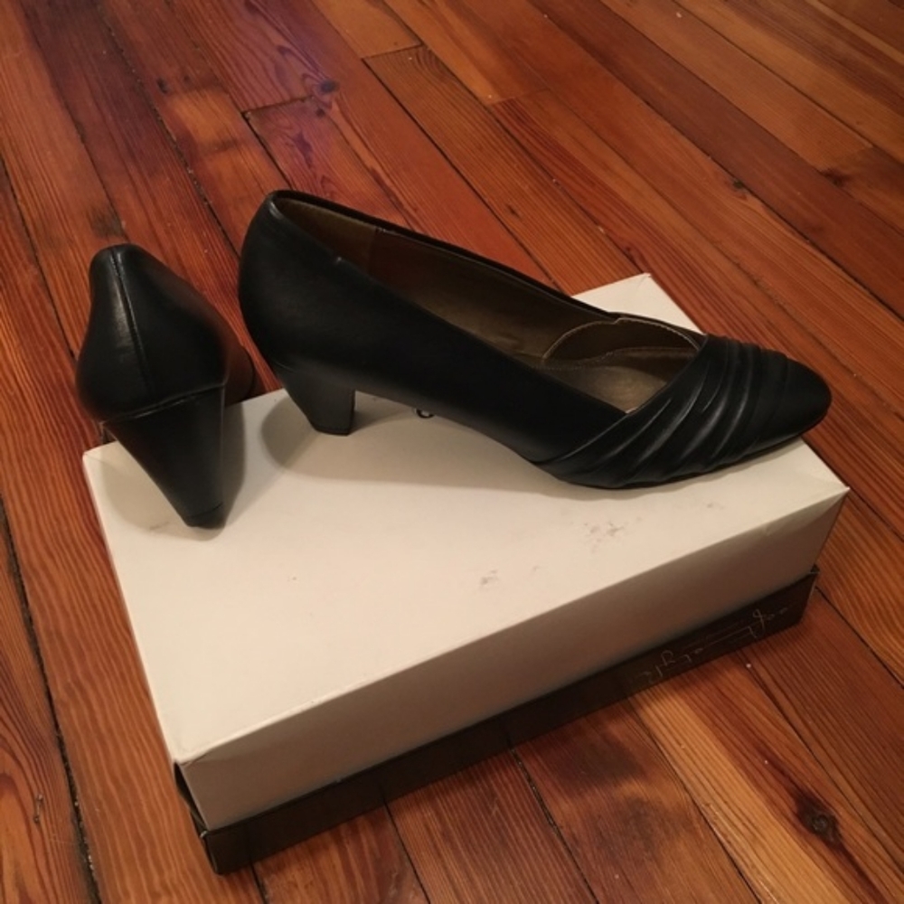 Soft Styles by Hush Puppies Navy Blue Pumps